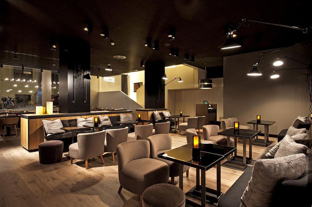 Grand Hotel Central, Small Luxury Hotels Barcelona Restaurant foto The interior of the lounge