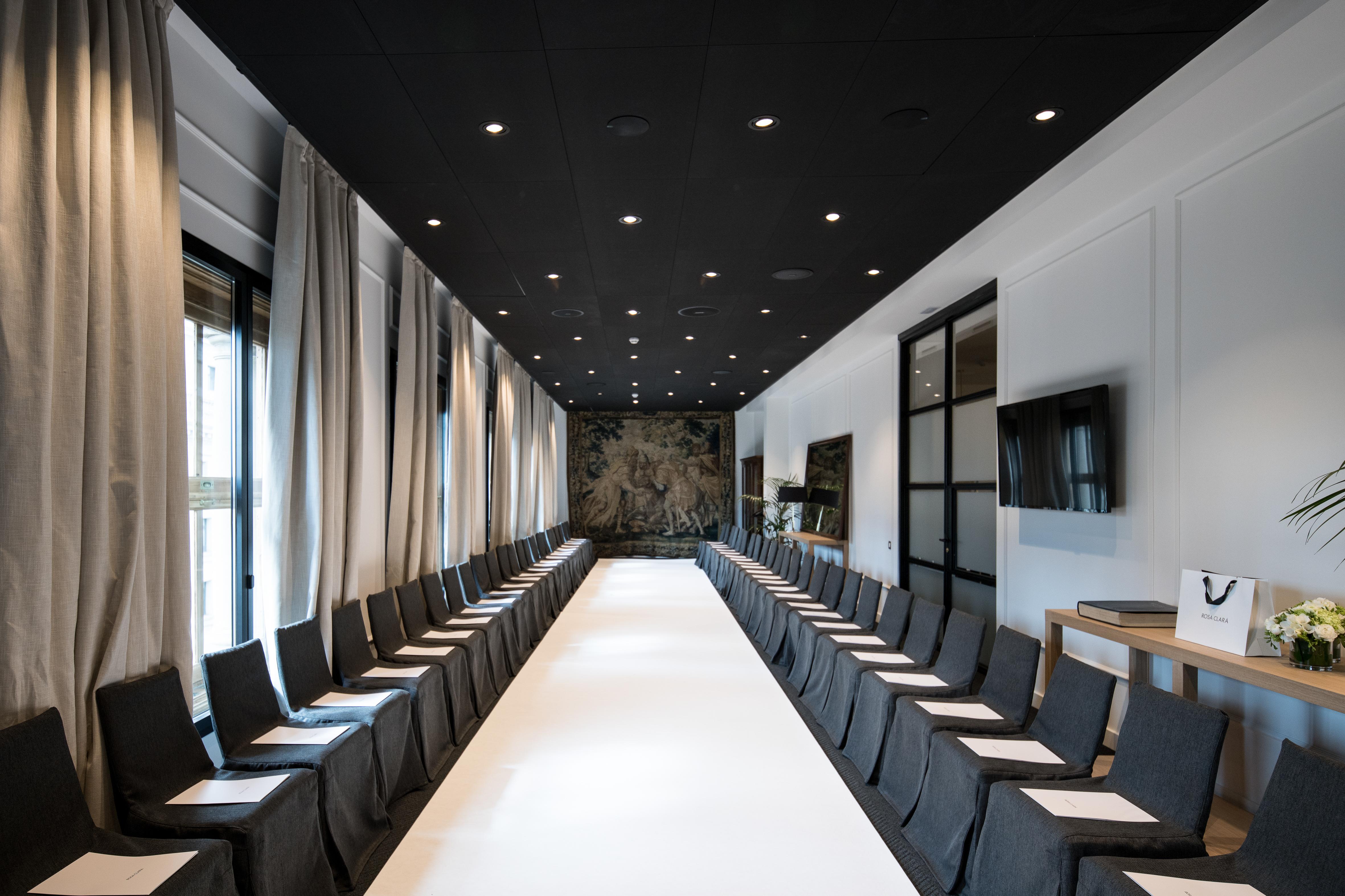 Grand Hotel Central, Small Luxury Hotels Barcelona Exterior foto The conference room of the German Academy of Sciences