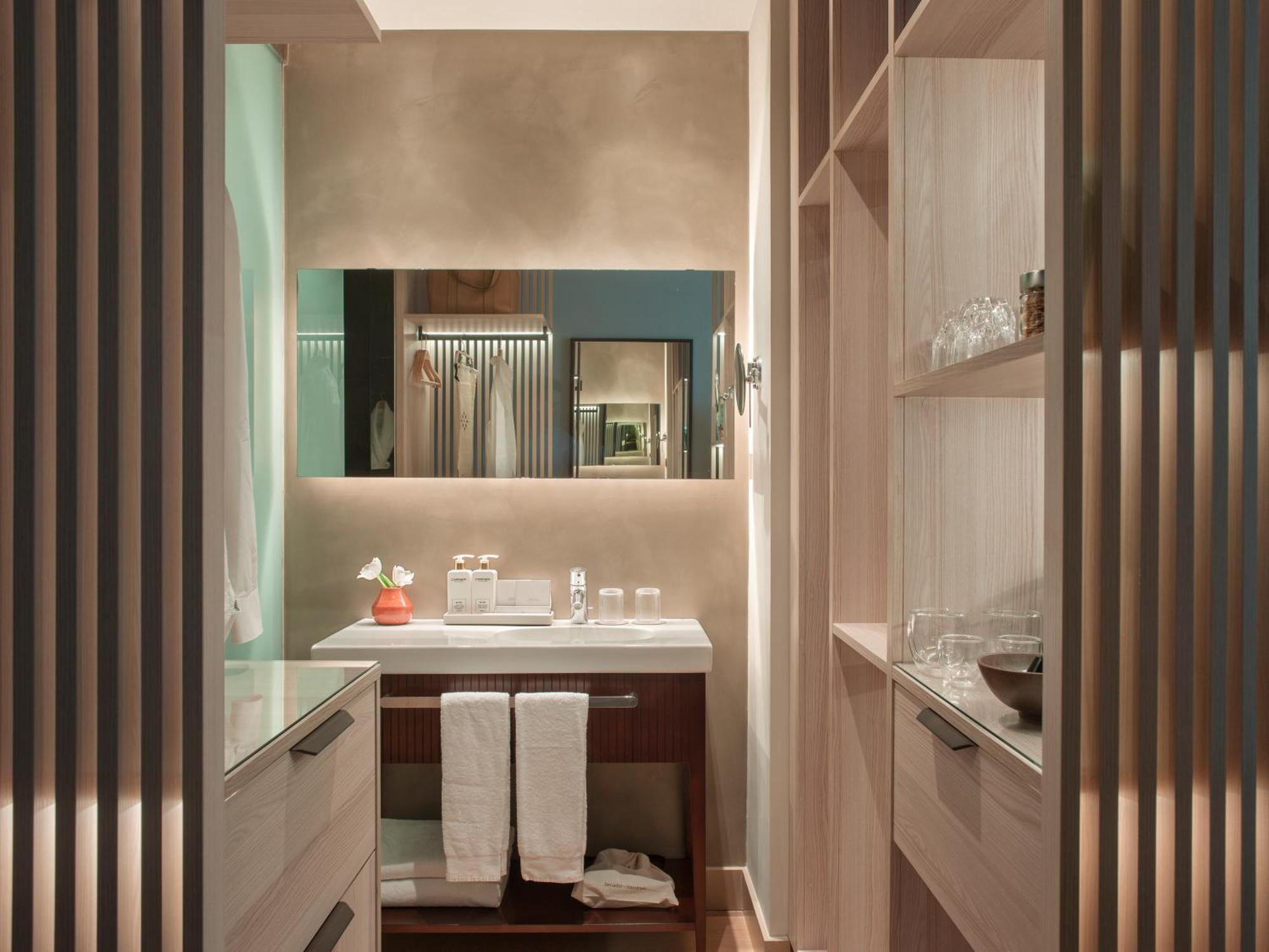 Grand Hotel Central, Small Luxury Hotels Barcelona Exterior foto Bathroom