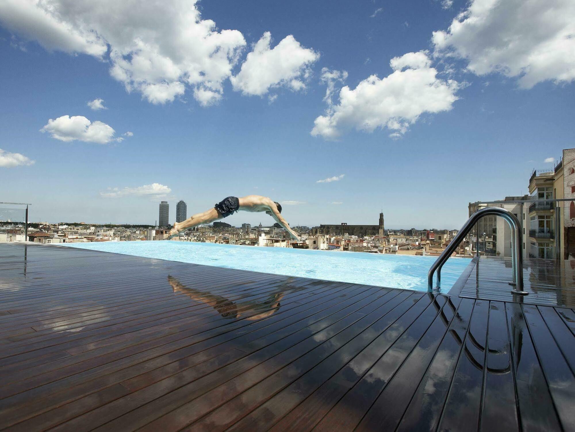 Grand Hotel Central, Small Luxury Hotels Barcelona Facilități foto The rooftop pool